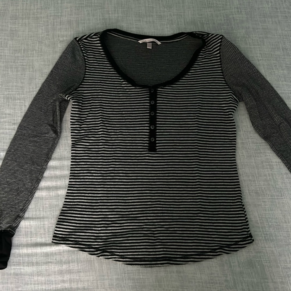 VS Striped Long Sleeve Top 🩷
